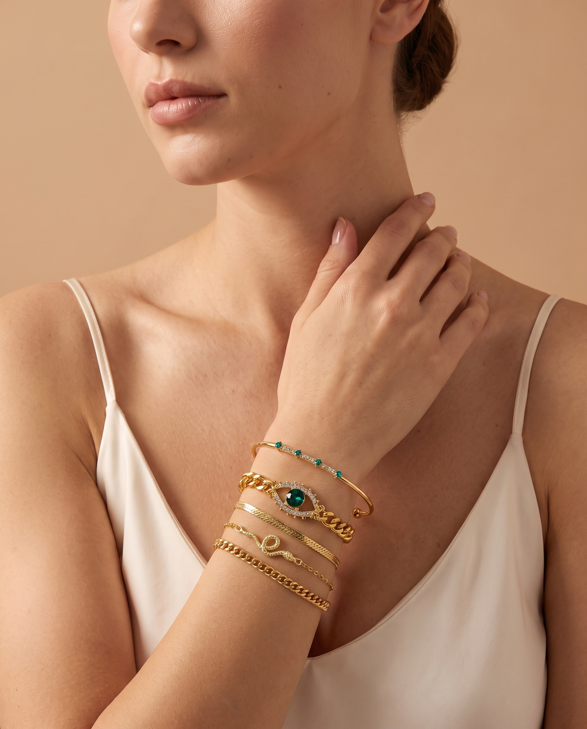 Pure Delight 4-Piece Bracelet Set, lifestyle on model | Pure Delight 4-Piece armbandenset, lifestyle op model