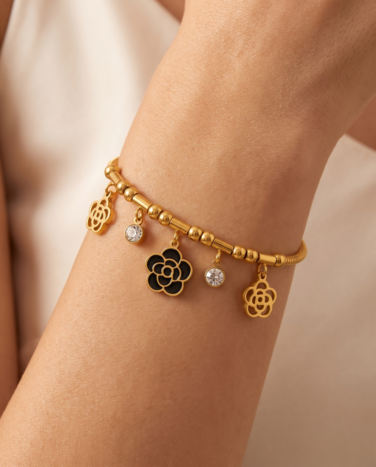 Pure Radiance Bracelet, close-up detail | Pure Radiance armband, close-up detail