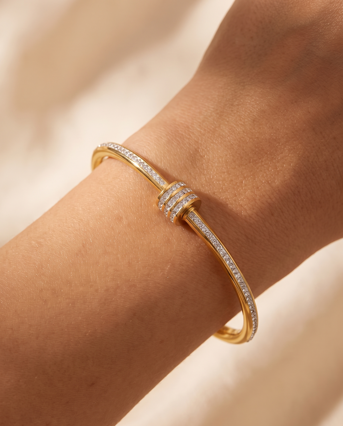 Endless Love Bracelet, close-up detail | Endless Love armband, close-up detail