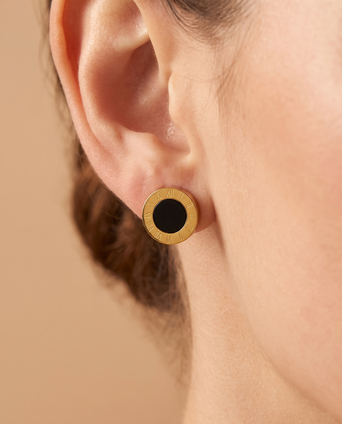 Mystic Moon Earring, close-up detail | Mystic Moon oorbellen, close-up detail