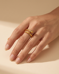 Timeless Beauty Ring, gold-tone, worn on the hand | Timeless Beauty ring, goudkleurig, gedragen aan de hand