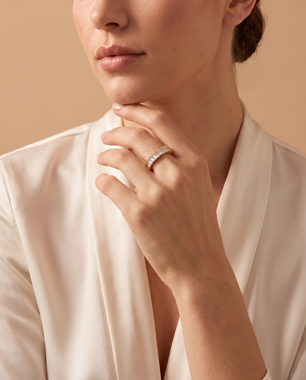 Crystal Clear Ring, lifestyle on model | Crystal Clear ring, lifestyle op model