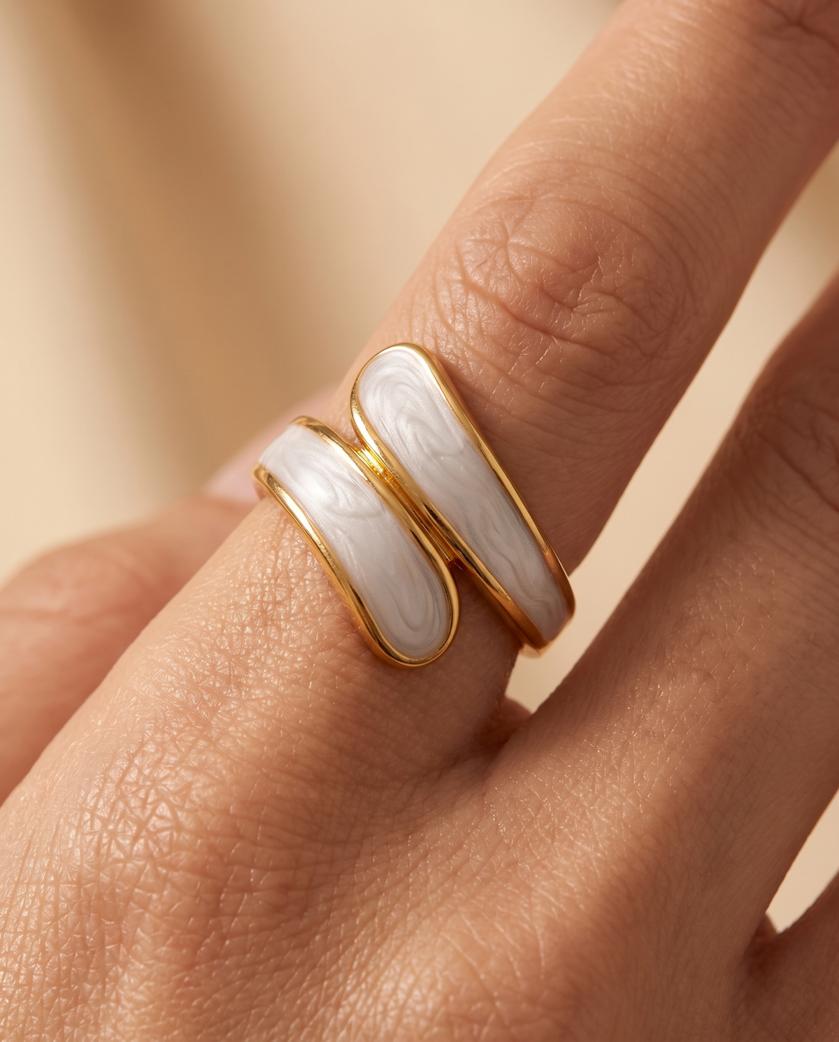 Golden Grace Ring, close-up detail | Golden Grace ring, close-up detail