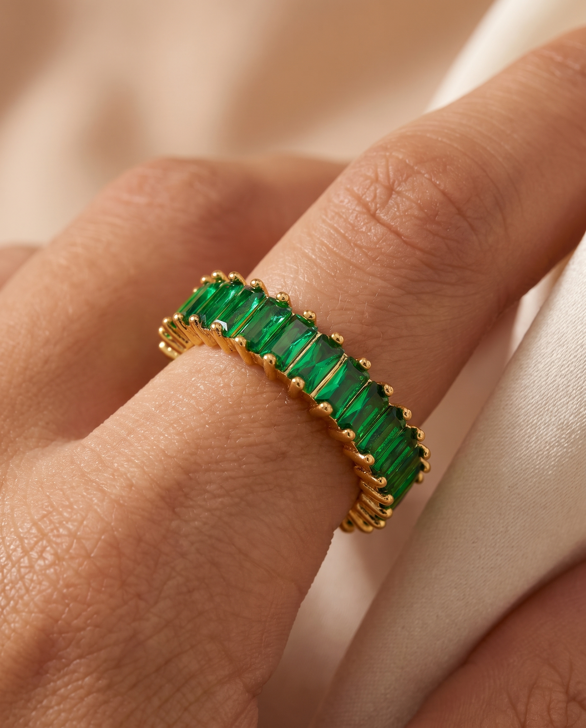 Simple Elegance Ring, close-up detail | Simple Elegance ring, close-up detail