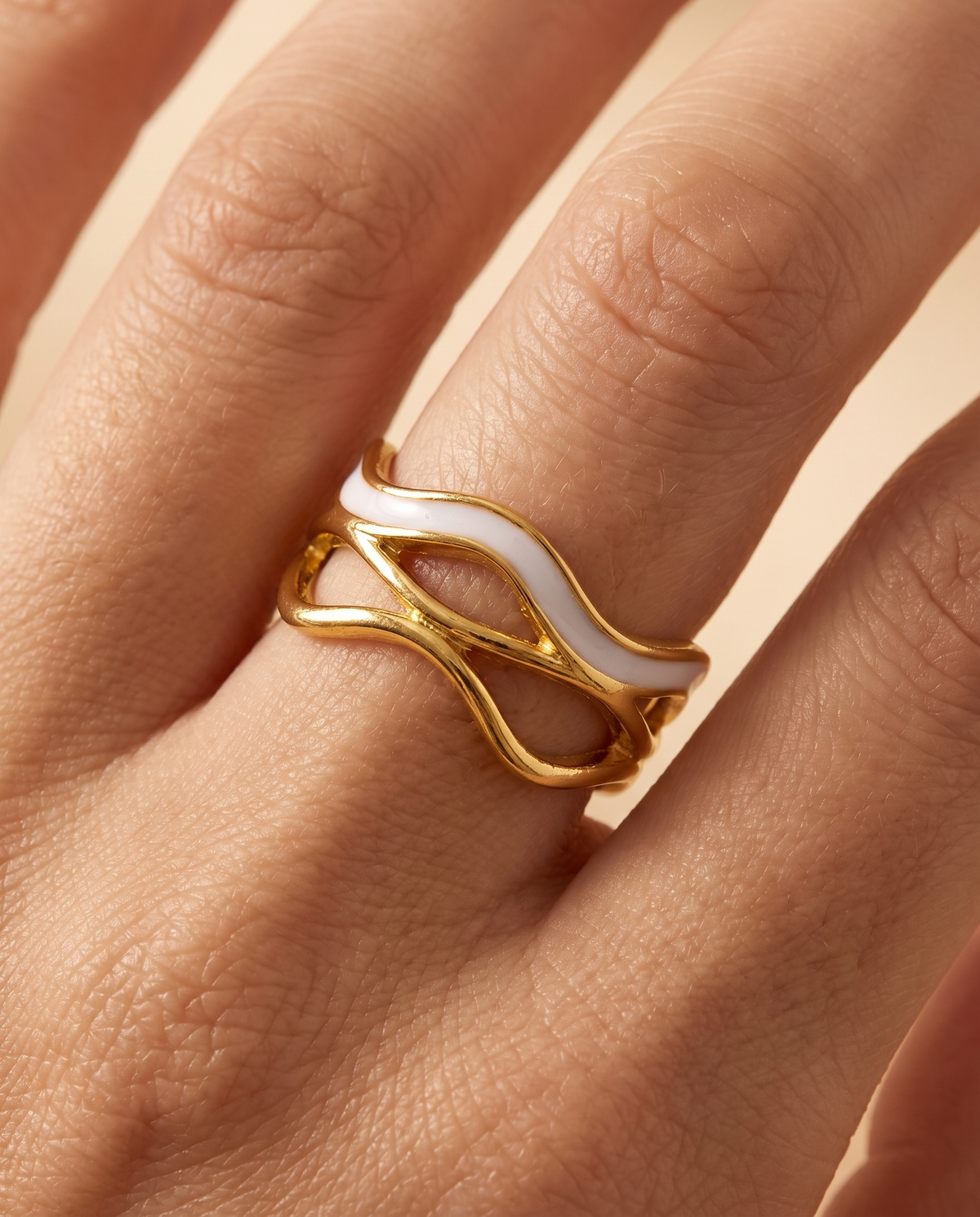 Secret Horizon Ring, close-up detail | Secret Horizon ring, close-up detail