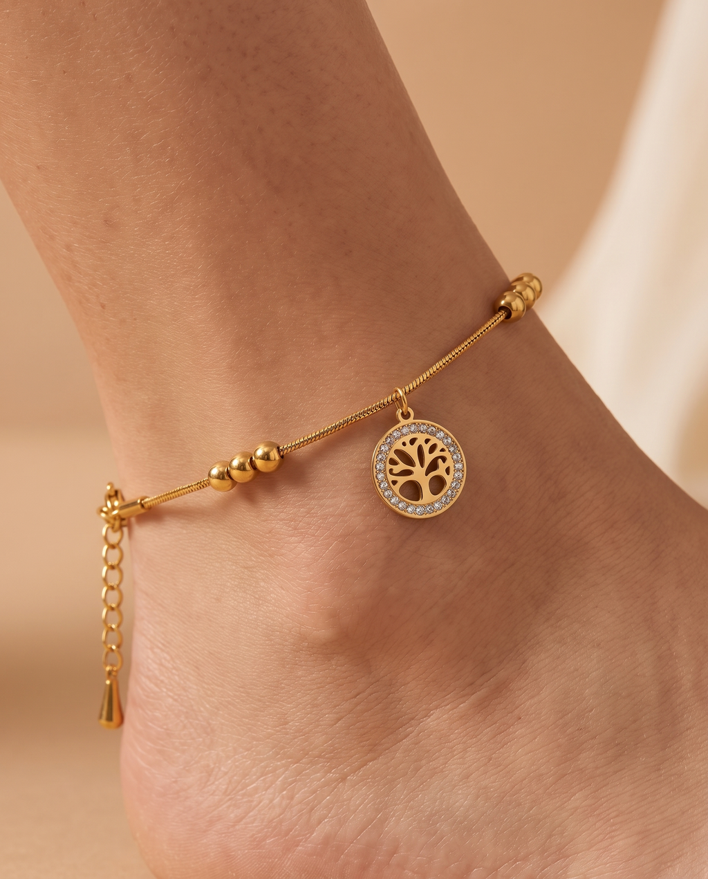 True Spark Anklet, close-up detail | True Spark enkelbandje, close-up detail