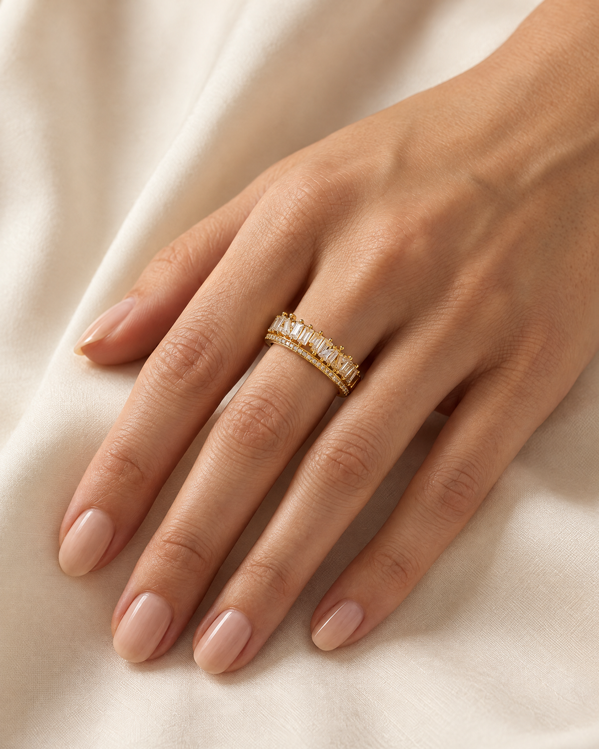 Evening Glow Ring, gold-tone, worn on the hand | Evening Glow ring, goudkleurig, gedragen aan de hand