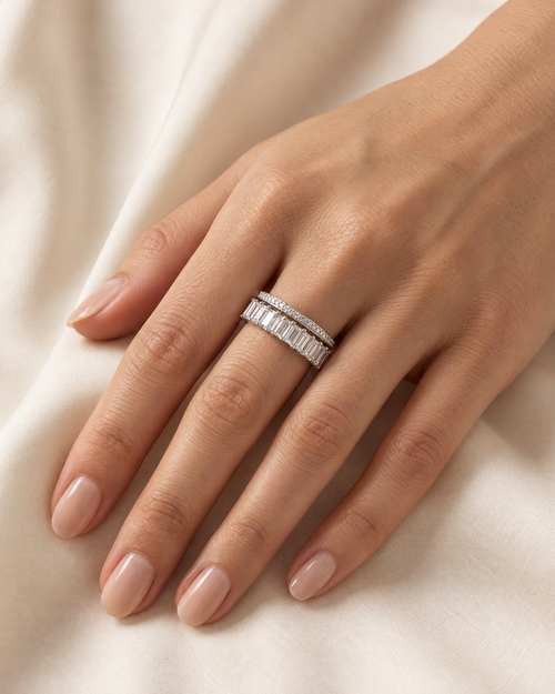 Crystal Spark Ring, silver-tone, worn on the hand | Crystal Spark ring, zilverkleurig, gedragen aan de hand